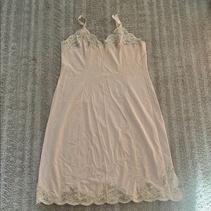 Vintage Shadowline Elegant Blush Lace Trim Slip Dress 40L